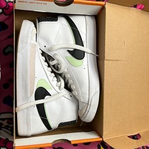 Nike Blazer Mid ‘77 SE (GS)